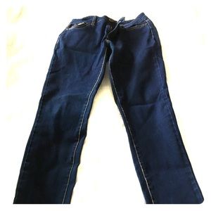 Celebrity pink skinny jean 1